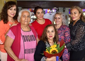 Las grandes amigas de Sylvia le desearon lo mejor en su día.