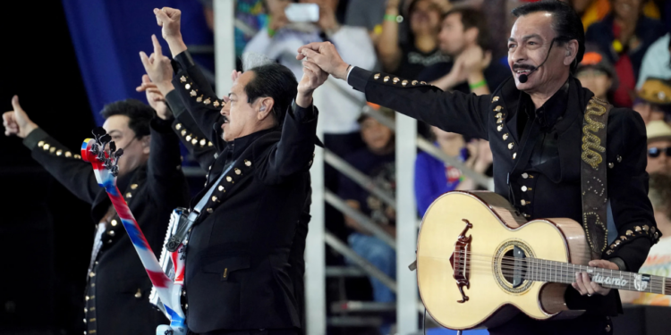 Los Tigres del Norte apoyan a Kamala Harris en la contienda electoral de EE. UU.