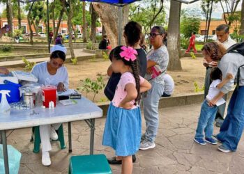 Foto. Luis Cruz // La mayoría de las personas que acudieron fueron adultas mayores, así como algunos jóvenes con enfermedades como diabetes u obesidad.