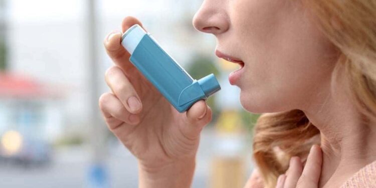 Foto: internet – ilustrativa // Exhortan a vacunarse contra enfermedades que afectan las vías respiratorias como neumococo e influenza, para reducir las complicaciones de quienes padecen EPOC.