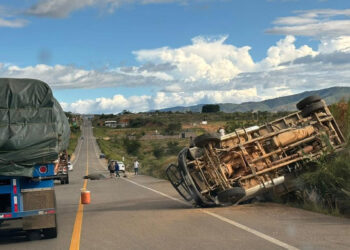 Accidente en Ejutla deja cuatro lesionados, incluida una menor
