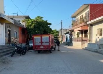 Lo abaten a ‘plomazos’ dentro de una camioneta en Juchitán