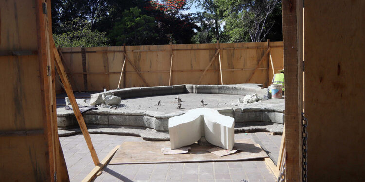Remodelan El Llano; obras en fuentes, piso y jardines