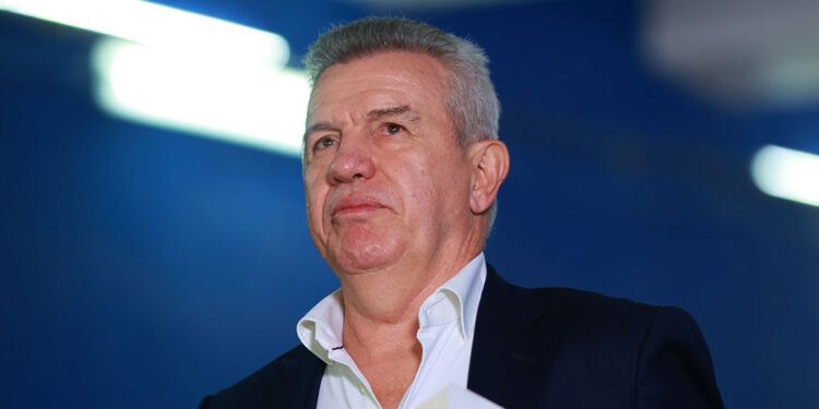 “El Vasco” Javier Aguirre se desvanece súbitamente y lo llevan de emergencia al hospital