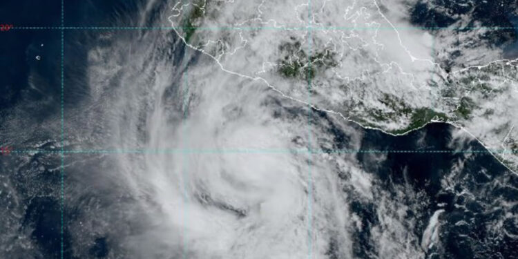 ¡Atención, México! La tormenta tropical Kristy se intensifica: lluvias torrenciales y fuertes vientos