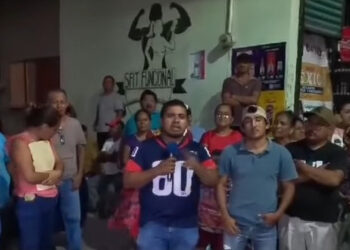 Vecinos protestan por contaminación con aguas negras y la falta de atención en Juchitán