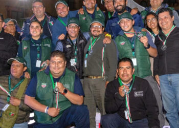 Médicos preparan juego de béisbol
