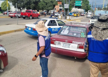 Detiene Semovi 5 taxis por irregularidades