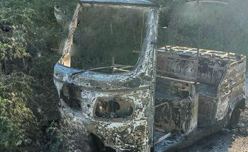 Hallan restos de mototaxi incendiado en Juchitán
