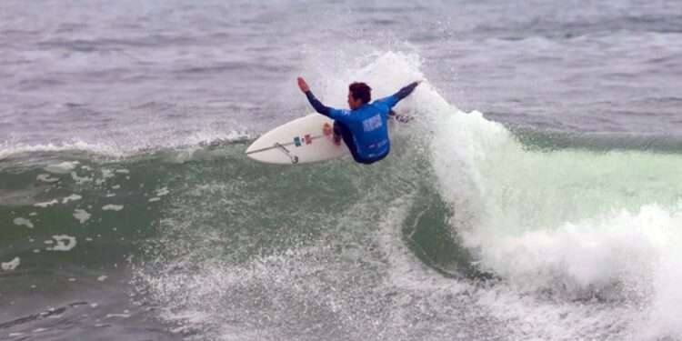 Sebastián Williams, campeón panamericano de surf