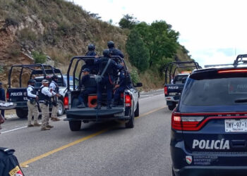 Detenidos por interferir el tráfico en caseta de cobro de Huitzo