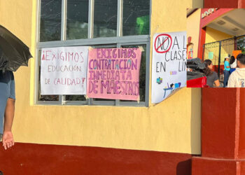 Estudiantes de Derecho de Unistmo protestan por calidad educativa en Ixtepec