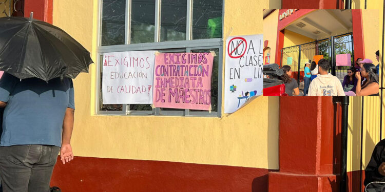 Estudiantes de Derecho de Unistmo protestan por calidad educativa en Ixtepec