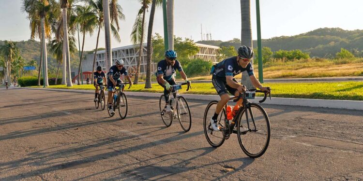 En Huatulco se realizó el Gran Fondo Miguel Arroyo.