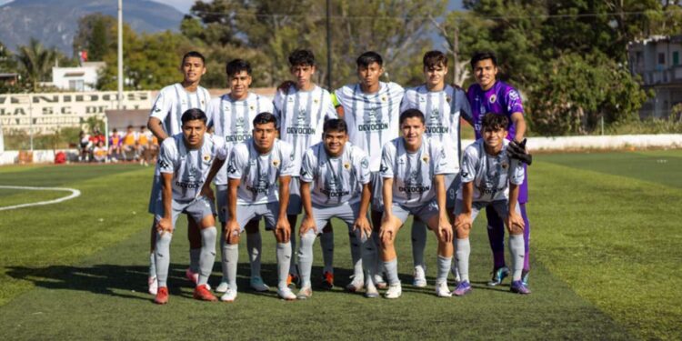 Dragones de Oaxaca se afianza como el mejor equipo de la entidad en la Tercera División.