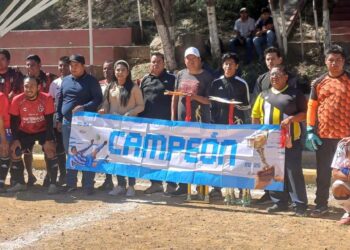 El fin de semana Pirotecnia Platas se alzó como campeón del futbol 7, en San Jacinto Amilpas.