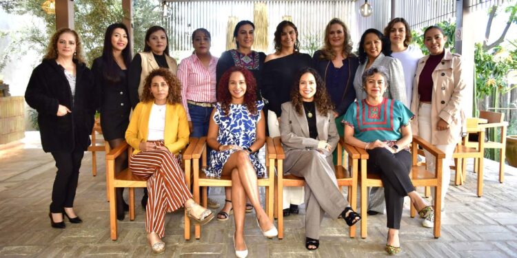 Fotos: Rubén Morales // Hace unos días se reunieron las socias e invitadas de la AMEXME para escuchar la ponencia.