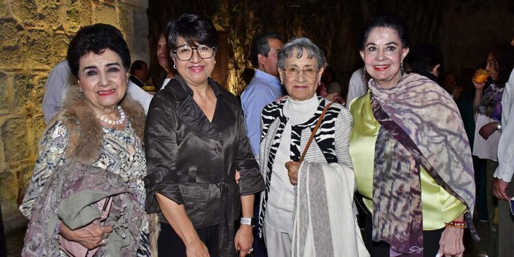 Fotos: Rubén Morales // María Elena Tenorio de Marrufo, Lucía Tenorio y Gloria Villarreal y Alicia Aguilar Castro.