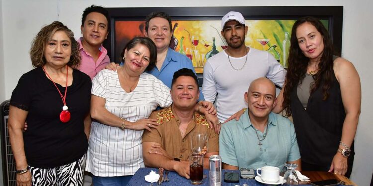 Fotos: Rubén Morales // José Manuel Mattern recibió un gran cariño por un año más de vida.