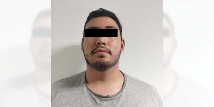 Martín Alejandro T. M. viajaba en una camioneta blindada con reporte de robo.