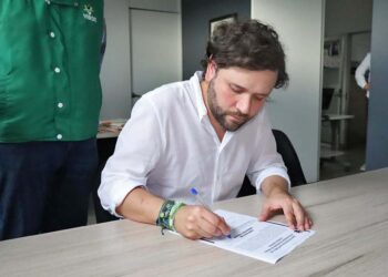 Foto: redes sociales // José Antonio Estefan Guillessen, le anulan constancia de diputado electo.