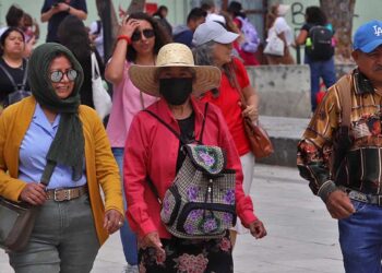 Foto: Luis Alberto Cruz // Ante los cambios bruscos de temperatura, exhortan a reforzar acciones de prevención como el uso de cubrebocas y ropa abrigadora.