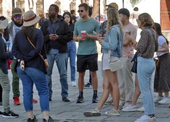 Ante el turismo, la autoridad municipal admitió que se necesita una mayor cobertura de servicios.