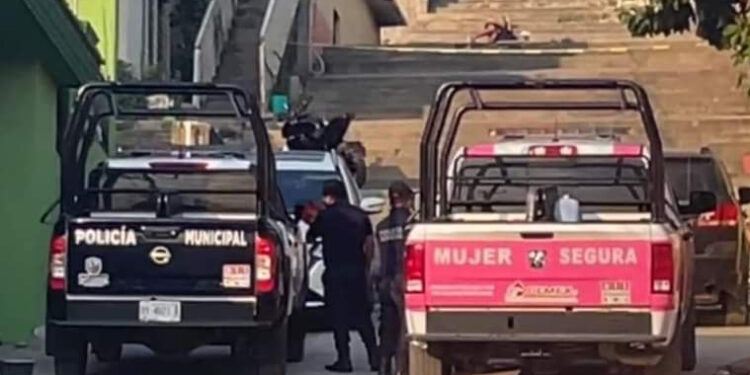 ¡Homicidio en Salina Cruz! Ejecutan a hombre a balazos en la cabeza en plena calle