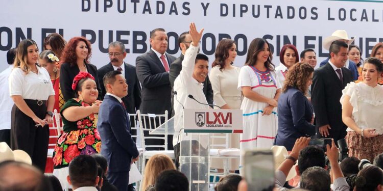 Foto: Adrián Gaytán // Asiste el gobernador Salomón Jara cruz.