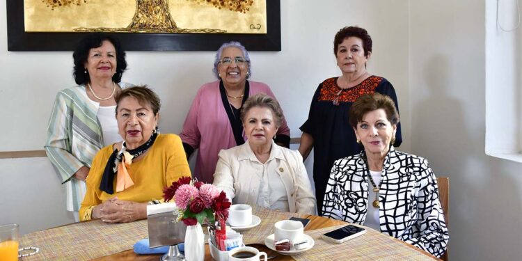 Foto: Rubén Morales // Aida Chagoya, Marithé Lira, Anita Rojas, Marylú Árias, Mere Díaz y Tethé Fernández Pichardo.