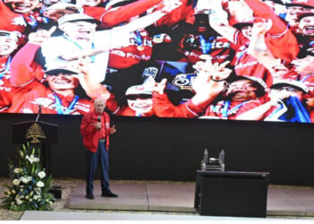 Alfredo Harp presenta libro