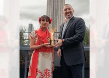 Foto: redes sociales // Ángela Elena Olazarán Laureano, a mejor estudiante del mundo.