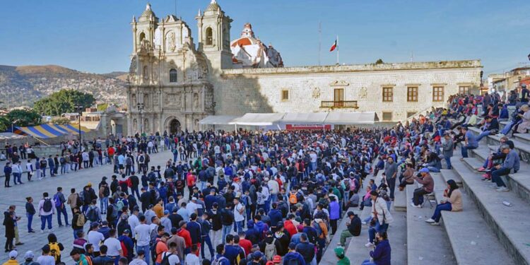 Foto: Municipio de Oaxaca de Juárez // Asistencia al sorteo del Servicio Militar Nacional en 2023.