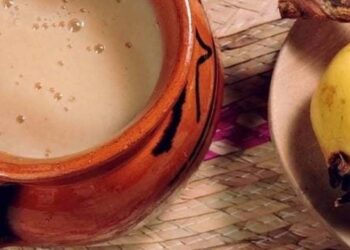 Atole de guayaba para celebrar el Día de Muertos