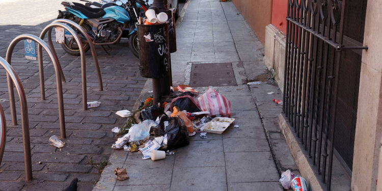 Crisis en recolección y barrido por fiestas de Día de Muertos 