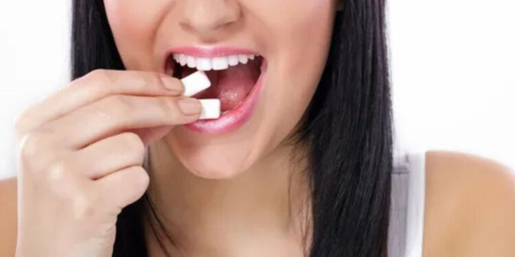 ¡Masticar chicle con xilitol podría reducir los partos prematuros!
