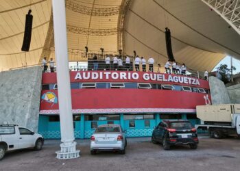 Con un programa lleno de arte, música y tradición, se homenajeó al Auditorio Guelaguetza.