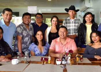 Foto: Rubén Morales // Durante esta reunión disfrutaron de ricos platillos del menú del restaurante.