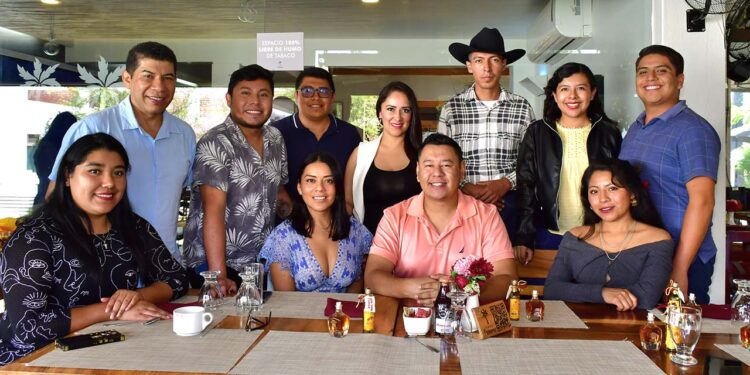 Foto: Rubén Morales // Durante esta reunión disfrutaron de ricos platillos del menú del restaurante.
