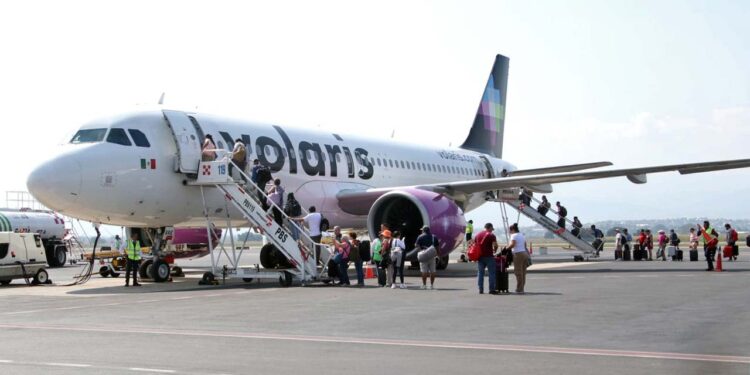 Foto: Adrián Gaytán // El aeropuerto de Santa Cruz Xoxocotlán, recibe menos pasajeros en este 2024, de acuerdo con las estadísticas de Asur.