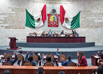 Foto: Adrián Gaytán // El Congreso del Estado, avaló anoche, sin análisis, la extinción de los 7 órganos autónomos.