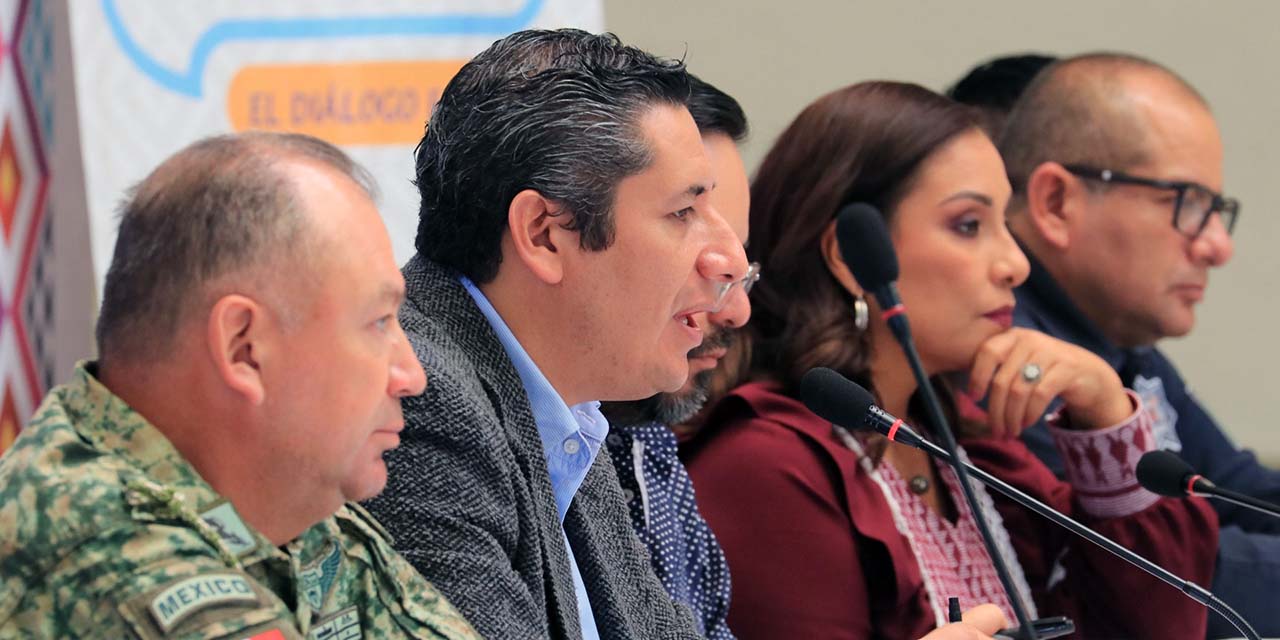 Foto: Adrián Gaytán // El fiscal de Oaxaca, Bernardo Rodríguez Alamilla, reconoció que tres de 10 delitos de alto impacto: homicidio doloso, extorsión y narcomenudeo. permanecen en focos rojos.