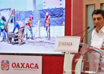 Foto: Adrián Gaytán // El gobernador Salomón Jara Cruz dijo que, con mayor recaudación, se implementan de nuevos programas sociales.