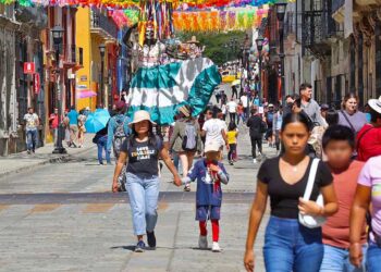 Foto: Luis Alberto Cruz // El puente de la Revolución Mexicana, deja derrama económica por más de 238 mdp.