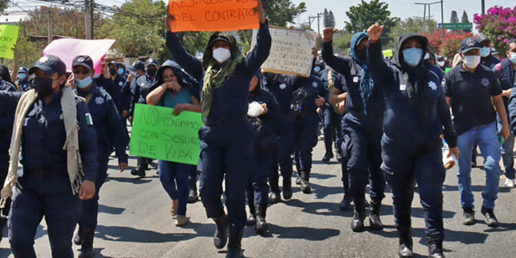 Foto: Luis Alberto Cruz // En el sexenio pasado, policías estatales demandaron mejores condiciones laborales.