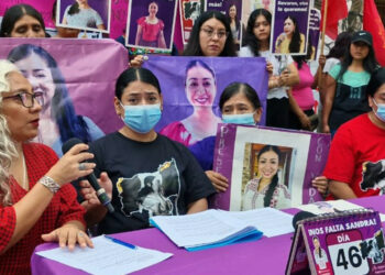 Foto: Adrián Gaytán // Exigen la aparición con vida de la activista mixe, Sandra Estéfana.
