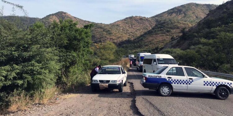 Foto: Igavec // Exigen respuesta inmediata con bloqueo carretero.