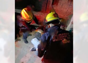 El accidente se suscitó en la avenida 5 de Febrero.