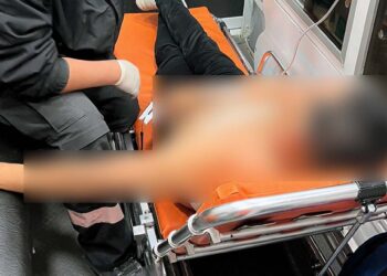 El afectado fue atendido por paramédicos del escuadrón ORAM tras recibir un disparo en el tórax.