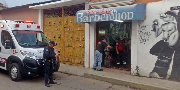 El barbero de 35 años de edad fue ejecutado en el interior de su negocio.